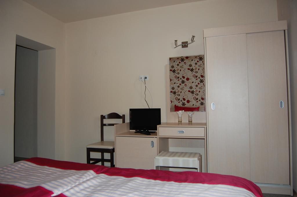 Rozovata Kashta Hotel Kjustendil Esterno foto